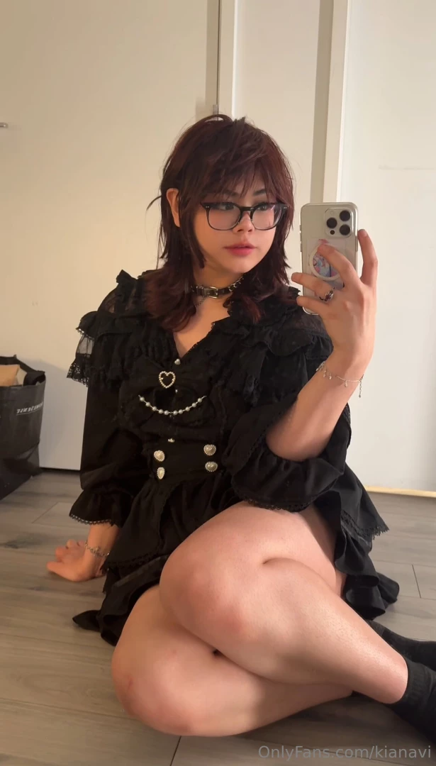 I heard a lot of u guys wanted me to try a cage to feminize myself 