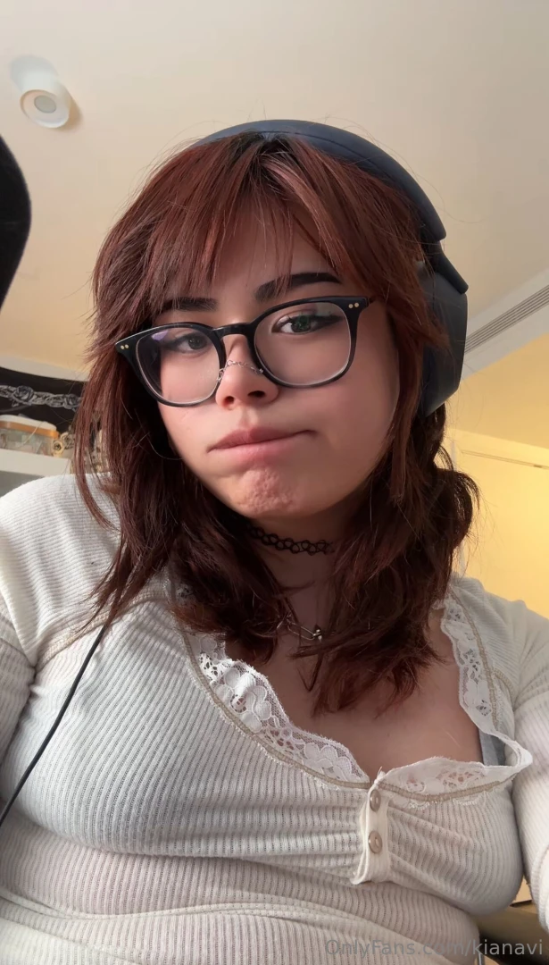 Good morning beautiful how do i look if you answer right i ll let you 