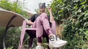 On this sunny day i m sitting in my garden smoking hocking and