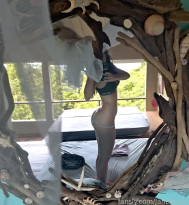 La vue est si belle naked bigass boobs wet sexy booty tits