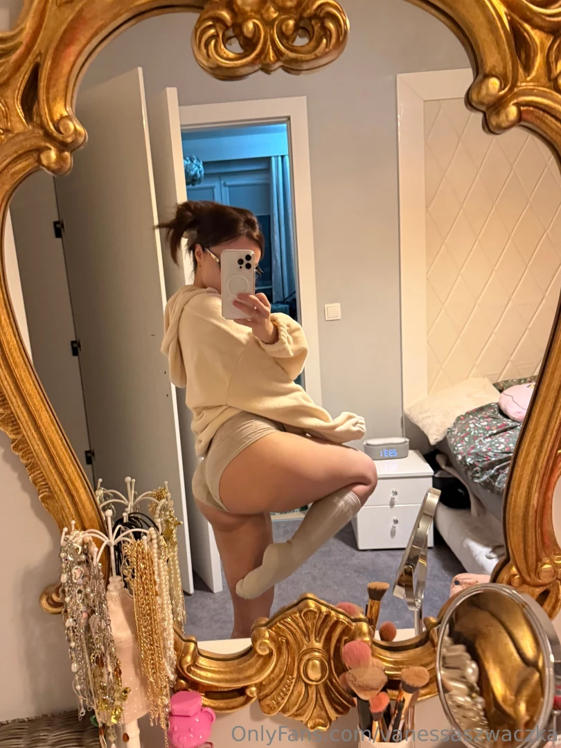 Just me and mirror co tam misie moje kochane stycze zawsze jest dziwny 