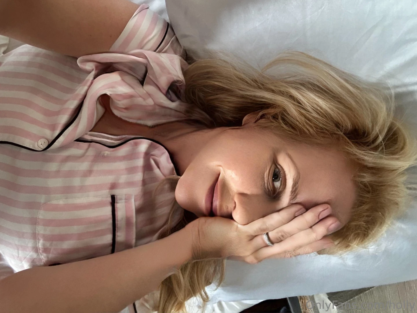 Good morning babe my bed s still warm but missing one thing you come 