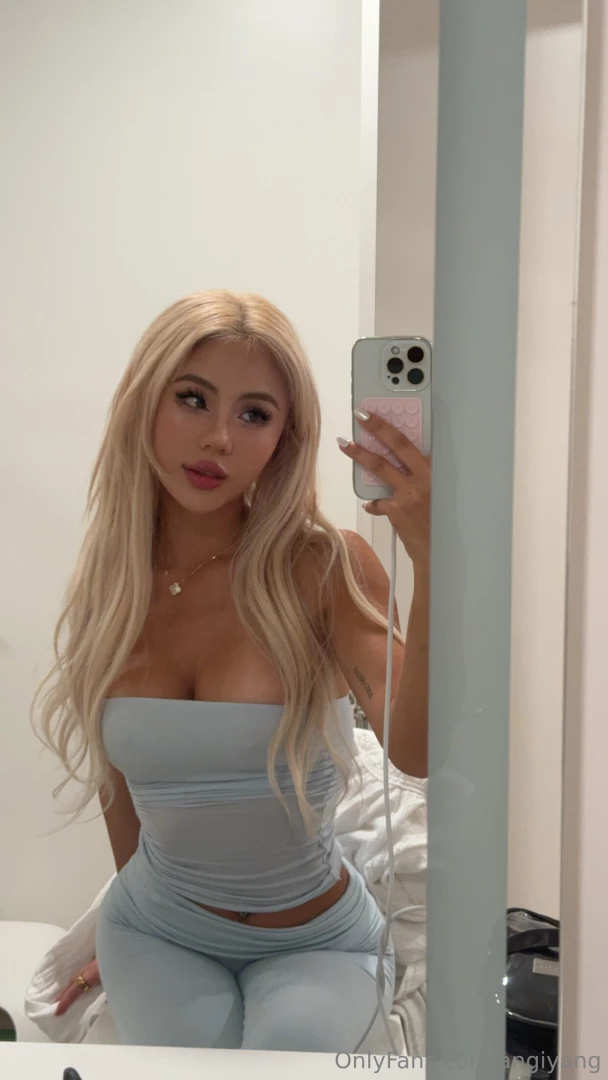 Attention everyone free bundle alert we re going crazy for the end of 