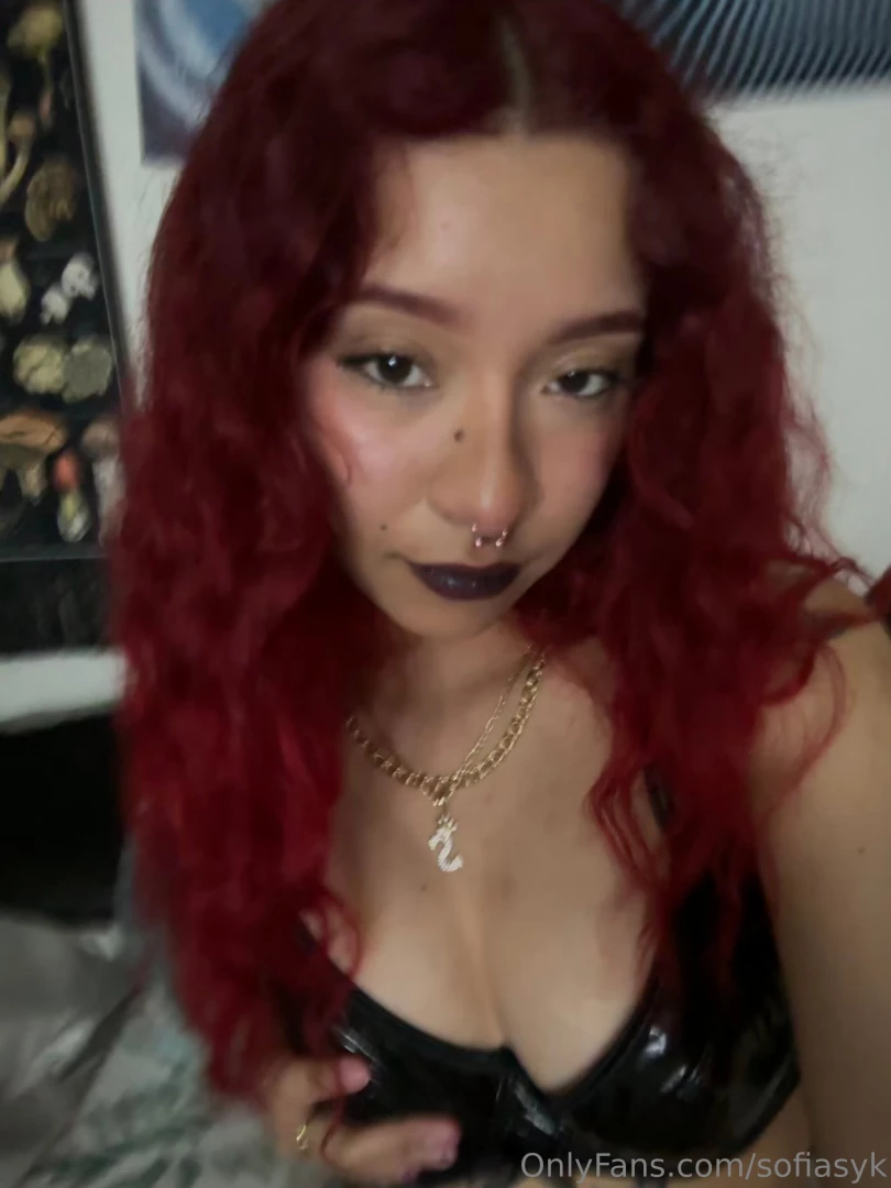 Who wants to see me take it off 