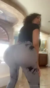 Twerking like there s no tomorrow
