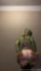 Pov sono vestita tutta strana e mi mostro davanti a te cosa mi avresti