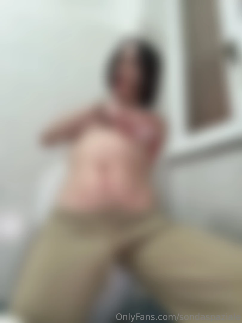 S4n gu3 sul mio ombelico e tette bl0 od on my belly button and tits part 1 