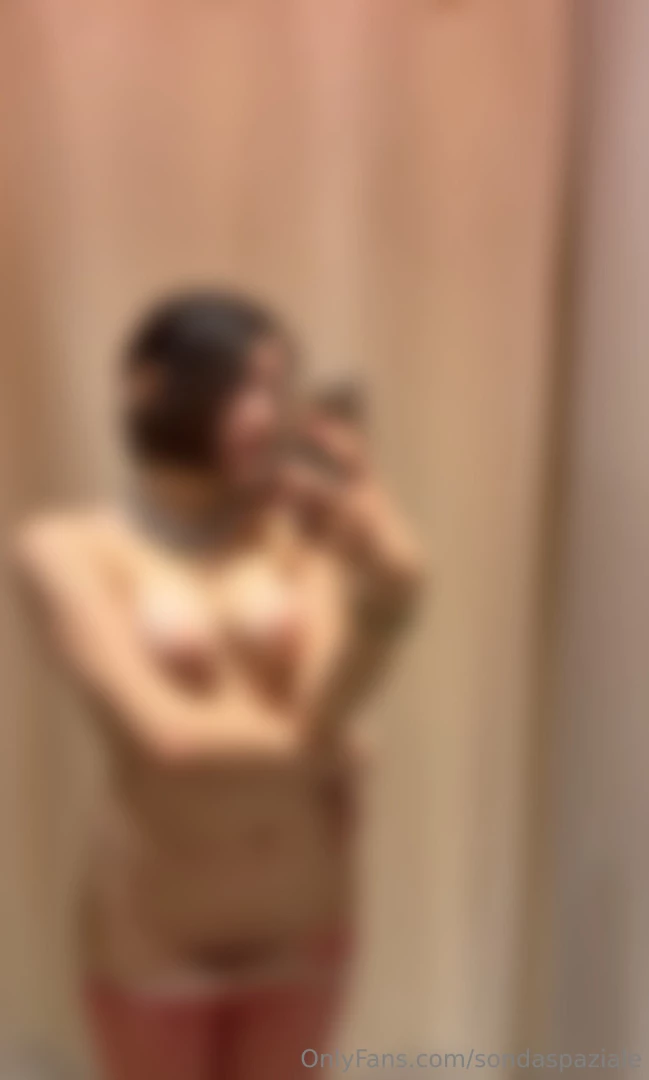 Ciao ciao carissimi sono dentro il camerino di un centro commerciale part 1 