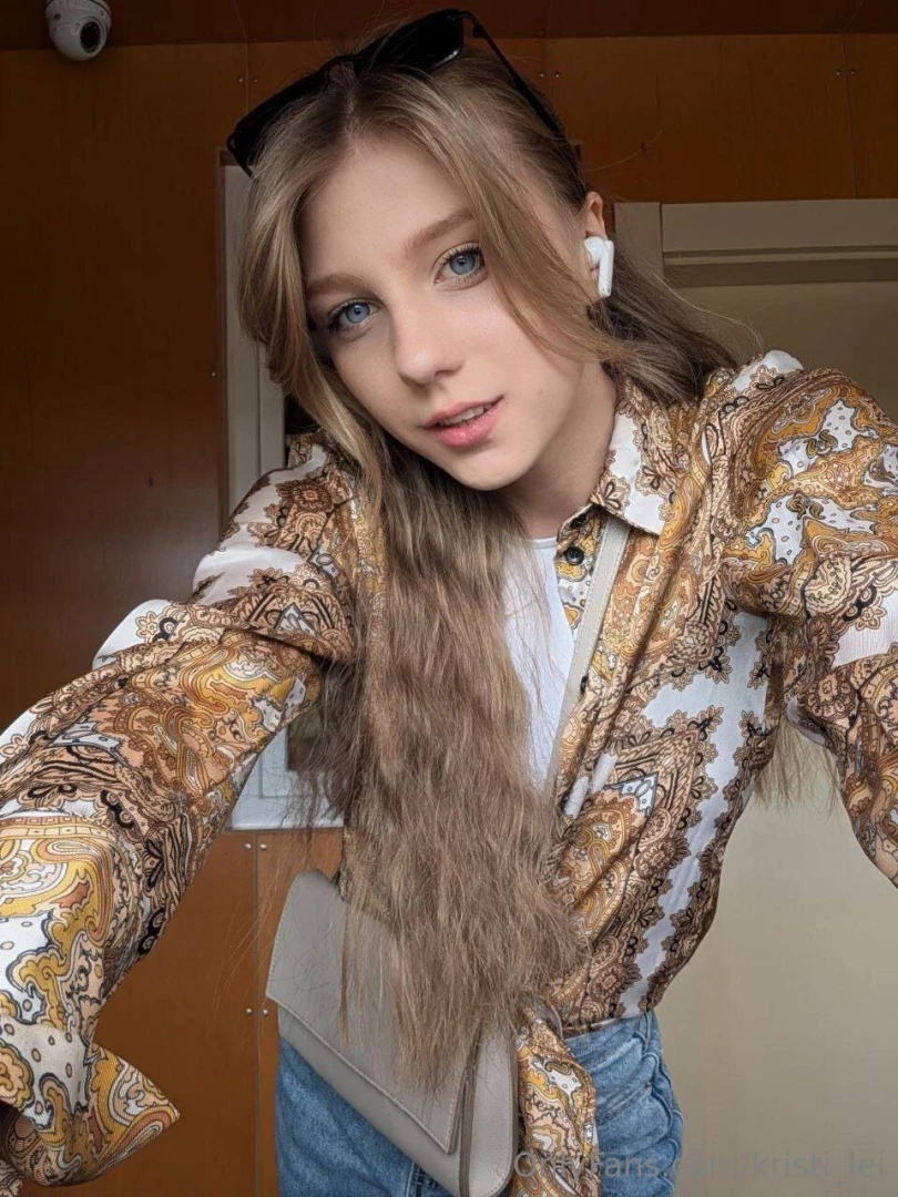 Selfie check mood soft amp sassy 