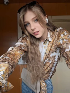 Selfie check mood soft amp sassy