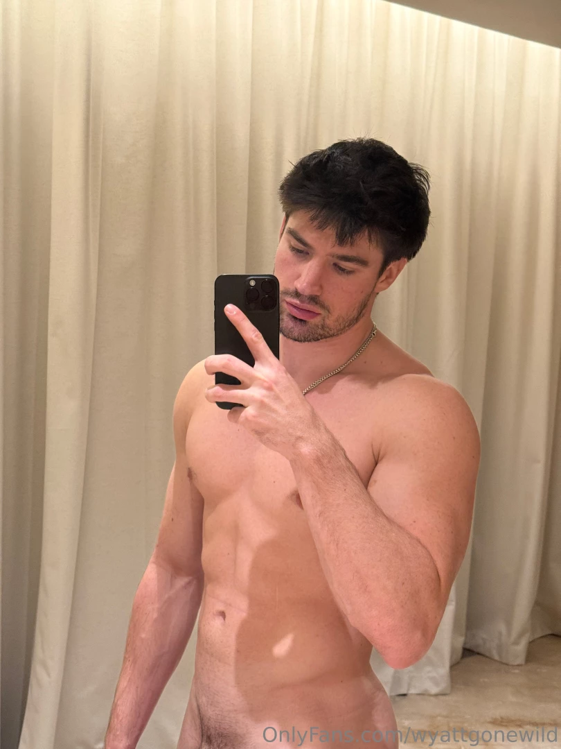 Not being cocky but i think i look too good in here 