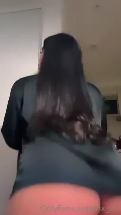 Hello honey are you coming behind me 