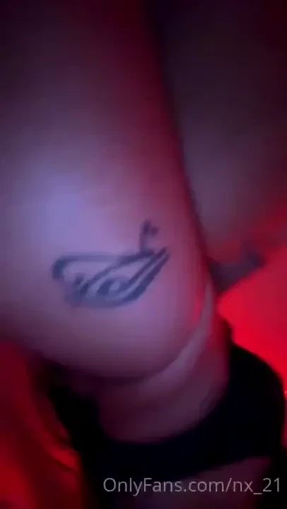 Je peut pas r sister manger ce cul 