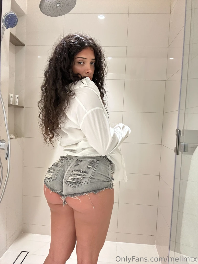 Send me a emoji and tell me what you would do if you caught me looking 