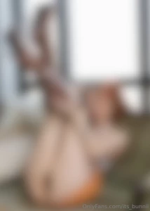 Mmmmm a big mirror and window some of my favorite things if you know