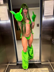 Xmas baddest bitch the grinch