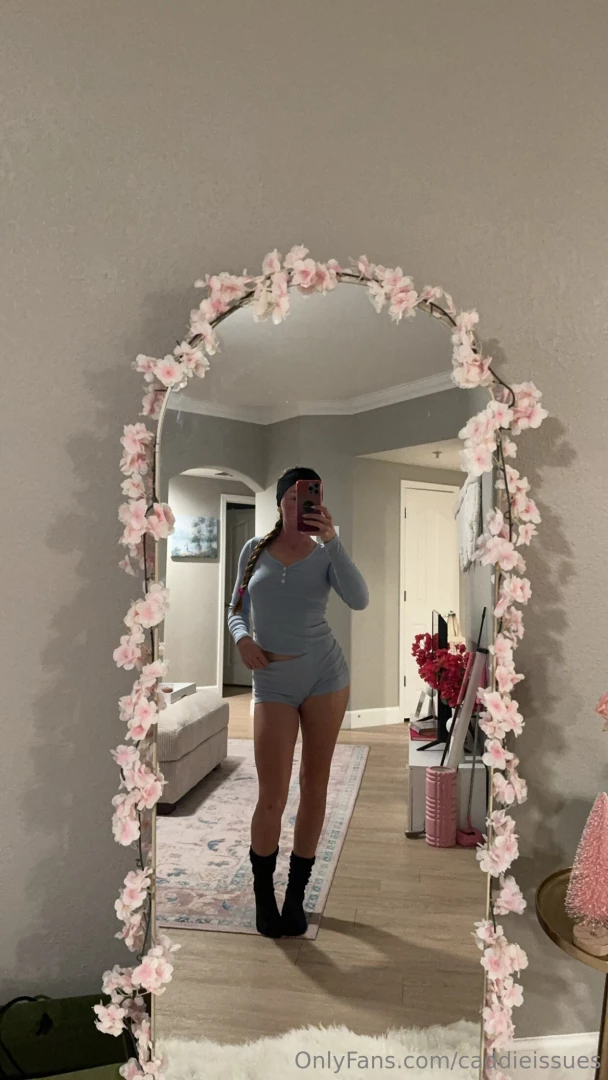 It s giving distraction 