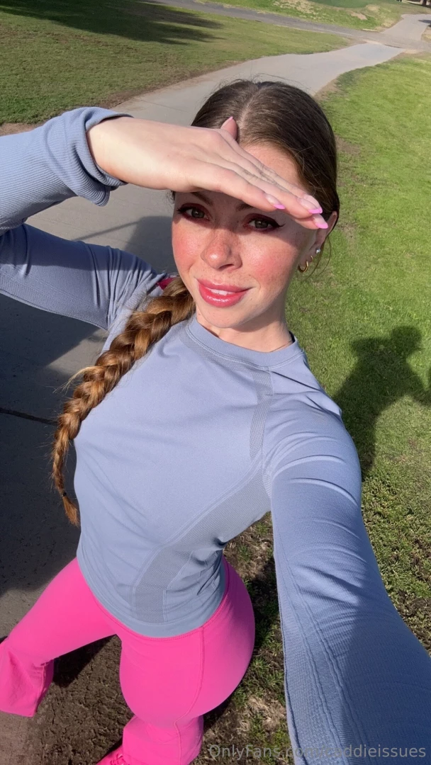 Look directly into my eyes 