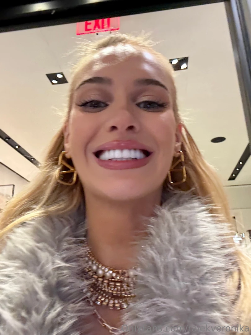 One smile for u 