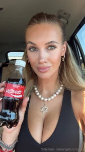 Thats me do u like classic or zero sugar