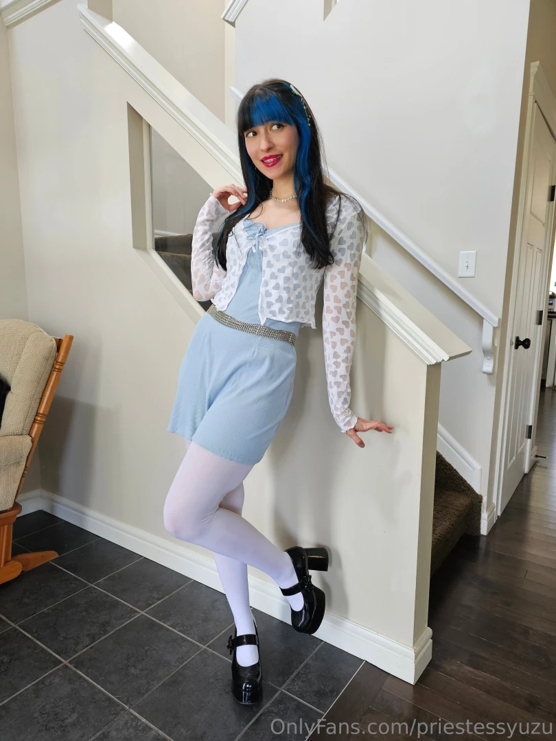 Feeling very cute today i studied a lot today so i m out to go get part 3 