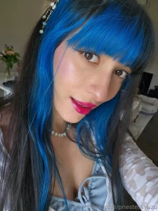 Feeling very cute today i studied a lot today so i m out to go get