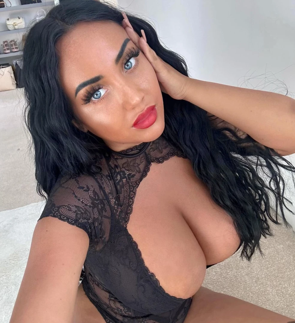 Can we sext today i m horny 