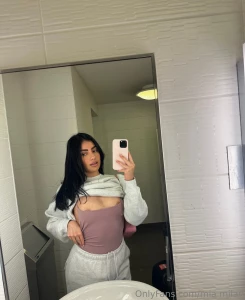 Who wanna fuck my throat