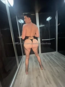 Wyd if you walk in the elevator and catch me like this