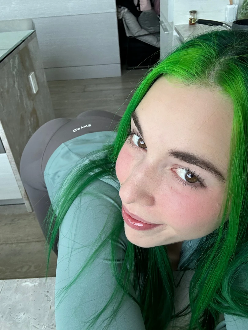 Wanna come behind me part 1 