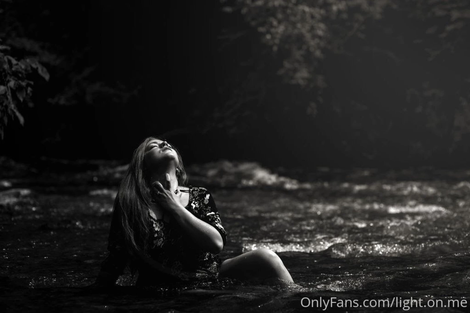 Mon corps n en peut plus viens me rejoindre dans l eau 