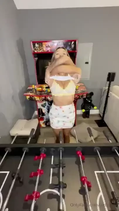 Loser has to strip naked and make the other person cum he won fair and 