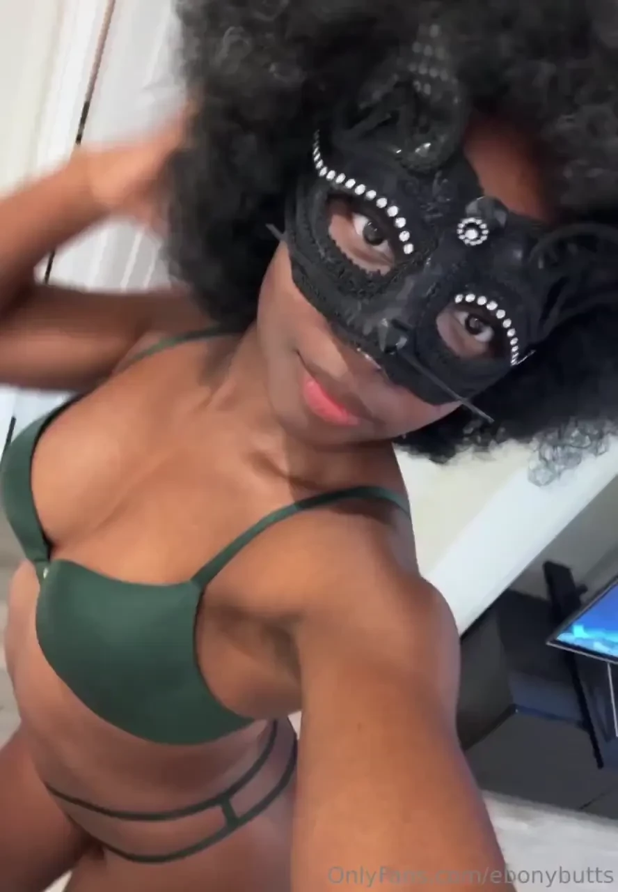 Does green look good on my chocolate skin white daddy part 1 