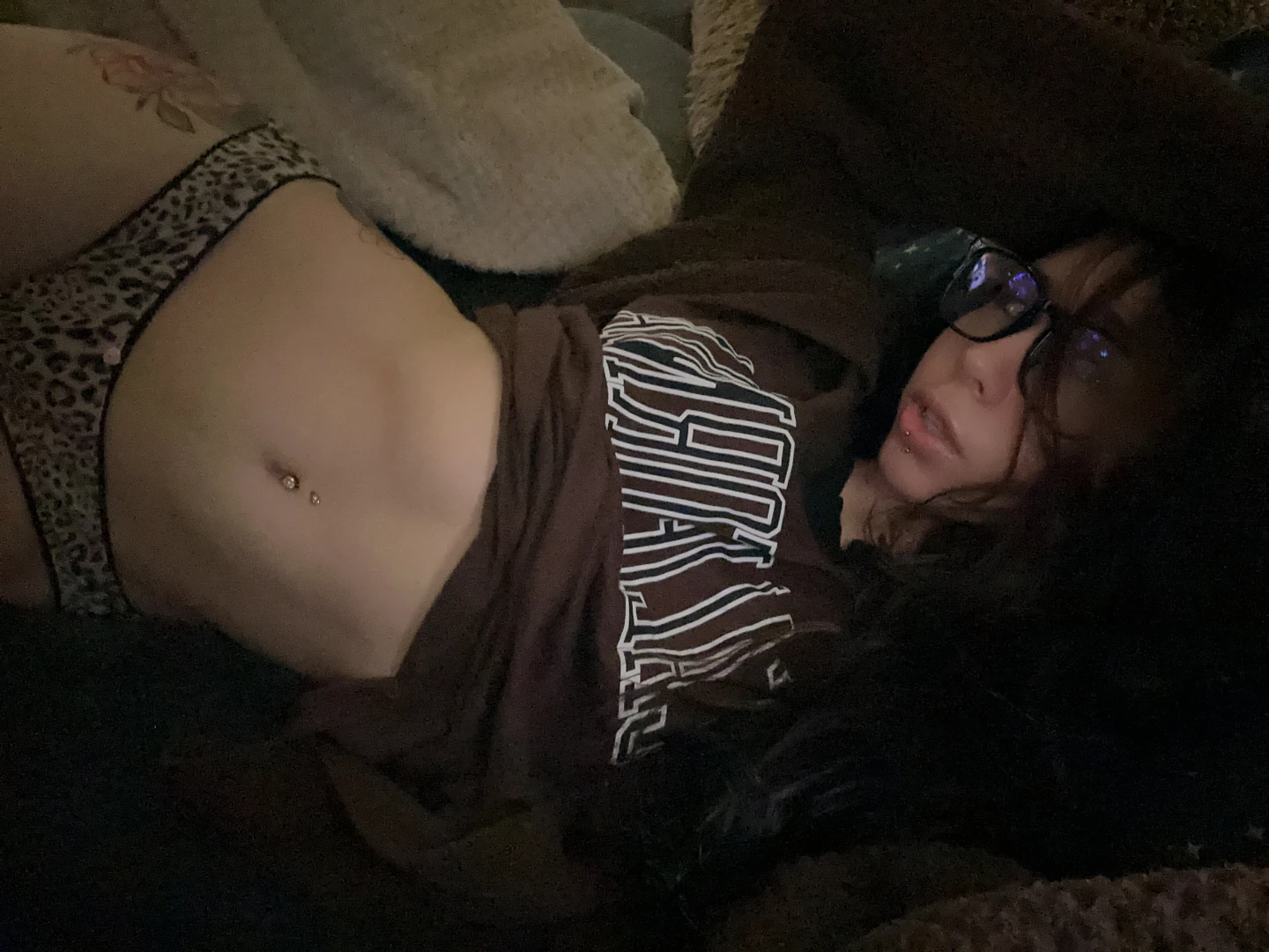 Wanna slide my panties off in my dms 