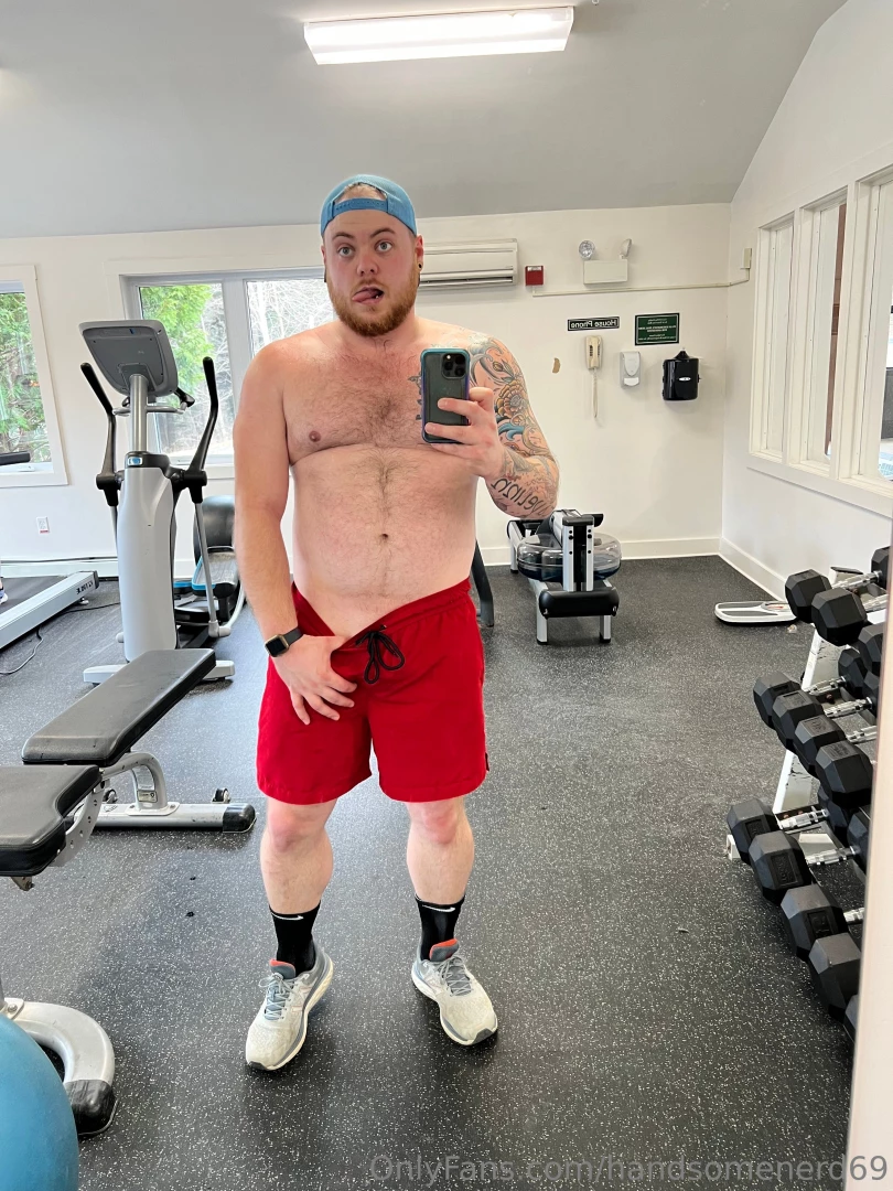 Some shenanigans in the gym while on vacay 