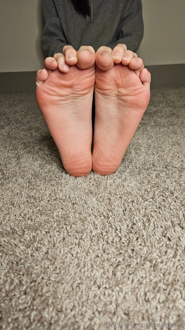 Reminder that my big perfect soles own you part 3 