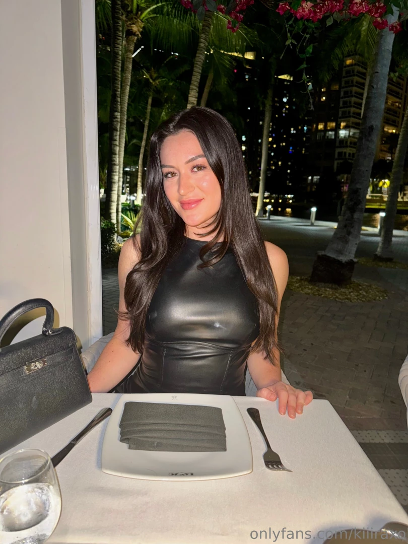 Just a queen in the dark 