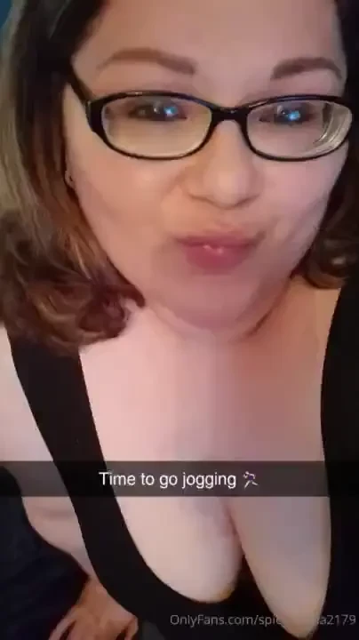 No makeup and its time to get sweaty jogging part 1 