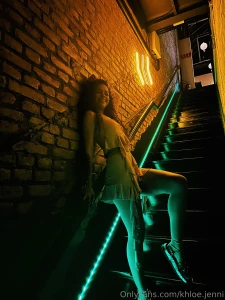 Touch with your eyes but dream with your hands