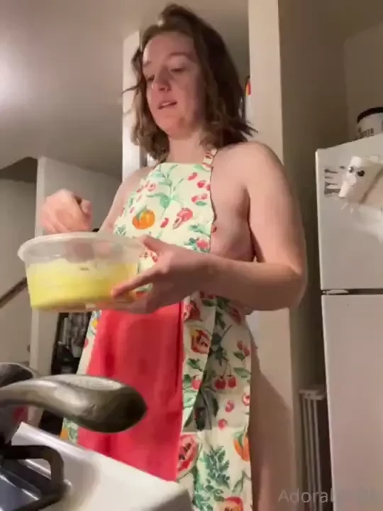 Cooking you breakfast before some good morning sex 
