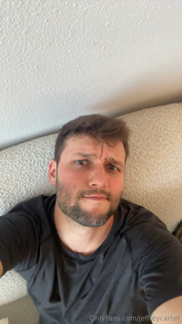 My face when someone tells me they don t like dogs 