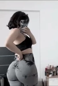 Soo this week on mommy-anna is all about sexy gym wear so i figured i