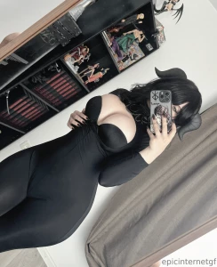 Few hours left until the first dm-exclusive goodie of the week drops