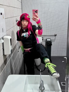 Would u buy me if i was a fortnite skin