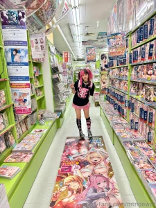 Like if u read watch hentai then comment ur fave if ur brave enough to