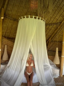 Wow selenavixenn is posting the craziest tapes in her page come chat part 15