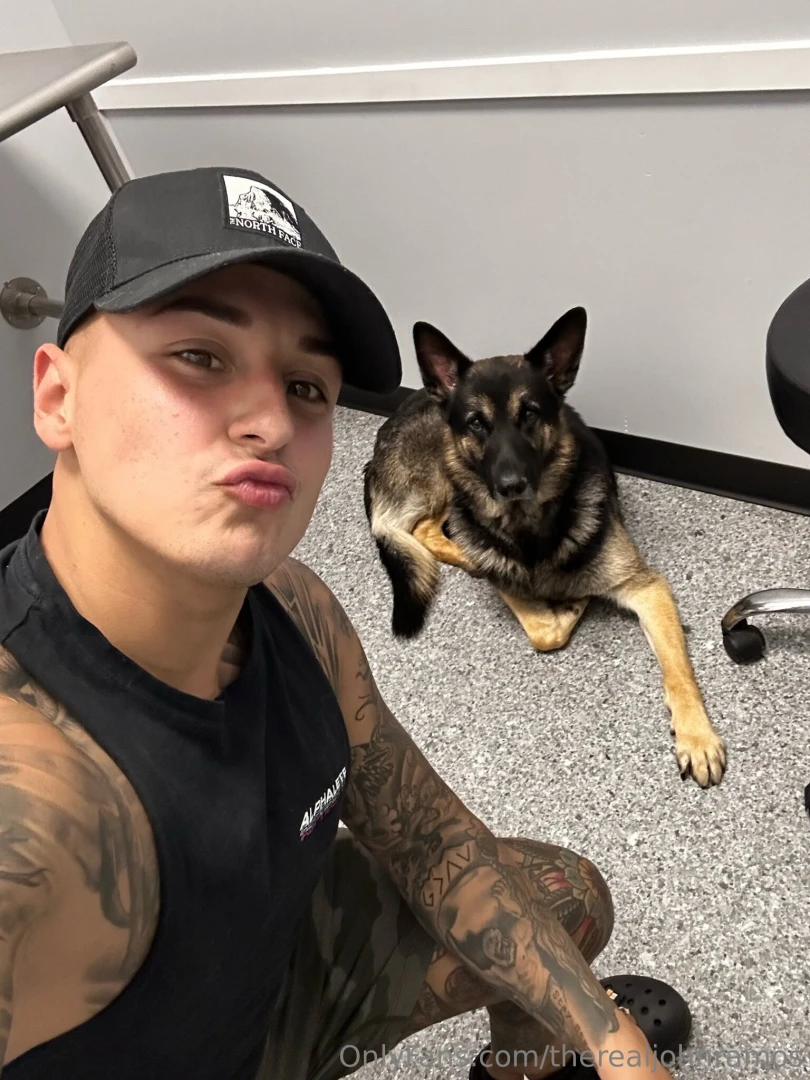 Poses better than i do 