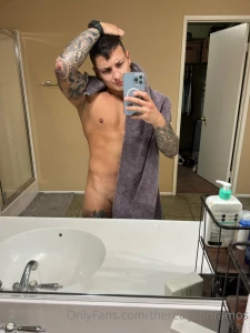 I really like this shower motif huh how many times do you a day