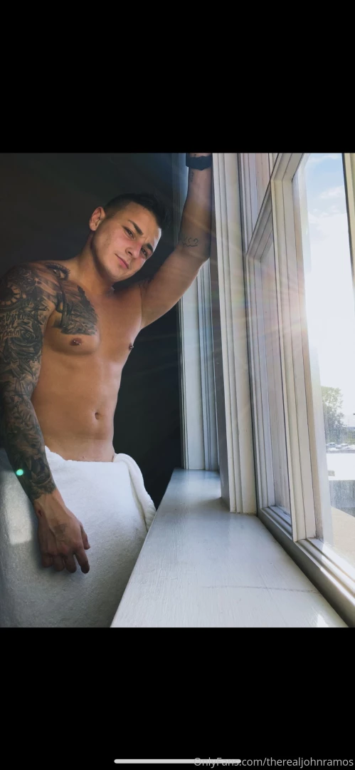 Who want to stay in a hotel room with me we get 2 hours to do whatever 