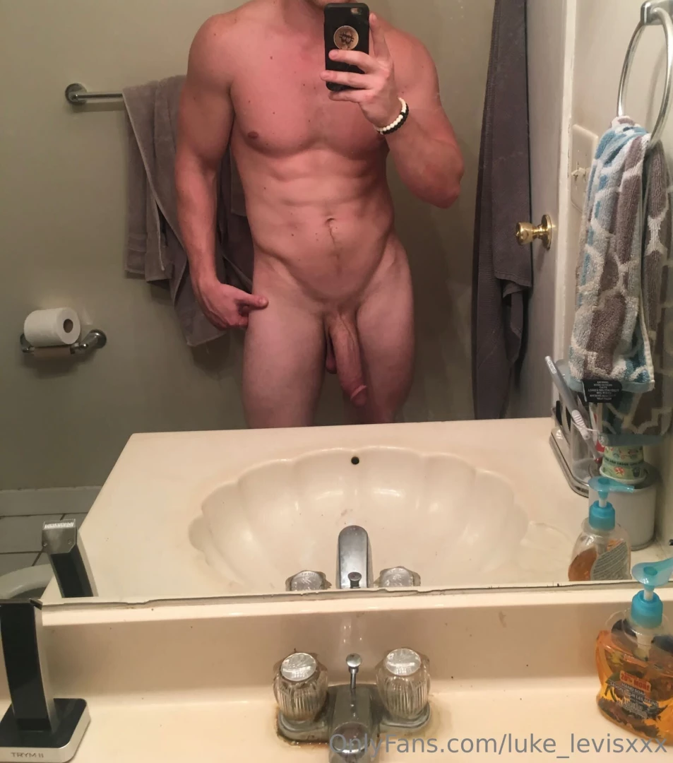 Throwback to the leaked pic that made me the most popular guy on 